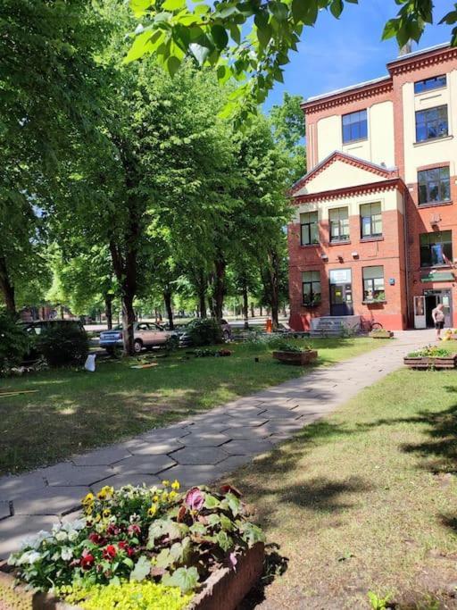 Уютный Лофт Среди Старых Парков Riga Exterior foto